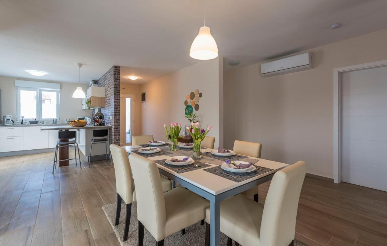 Villa Frontera Croatia Porec Exterior photo